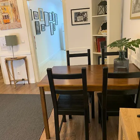 The Funicularist - In Historic Bica * Lizbona