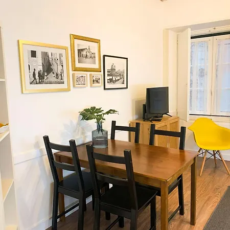 The Funicularist - In Historic Bica *